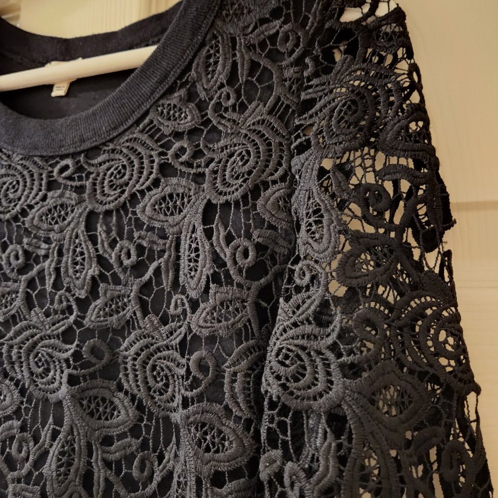 Aritzia's Wilfred Black Lace Slim-fit Dress - Picture 3 of 4